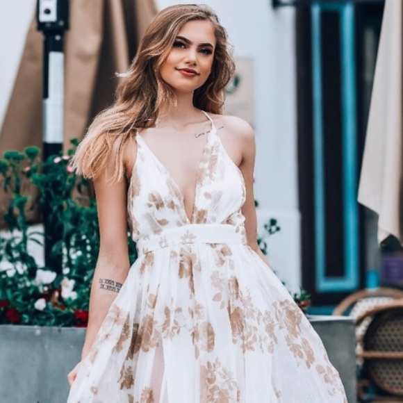 HauteCakes Boutique Dresses & Skirts - Showstopper! Velvet floral tulle maxi white dress